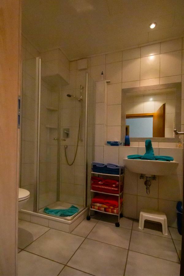 Vulkanpark-Ferienwohnung Karibic Nickenich Exteriör bild