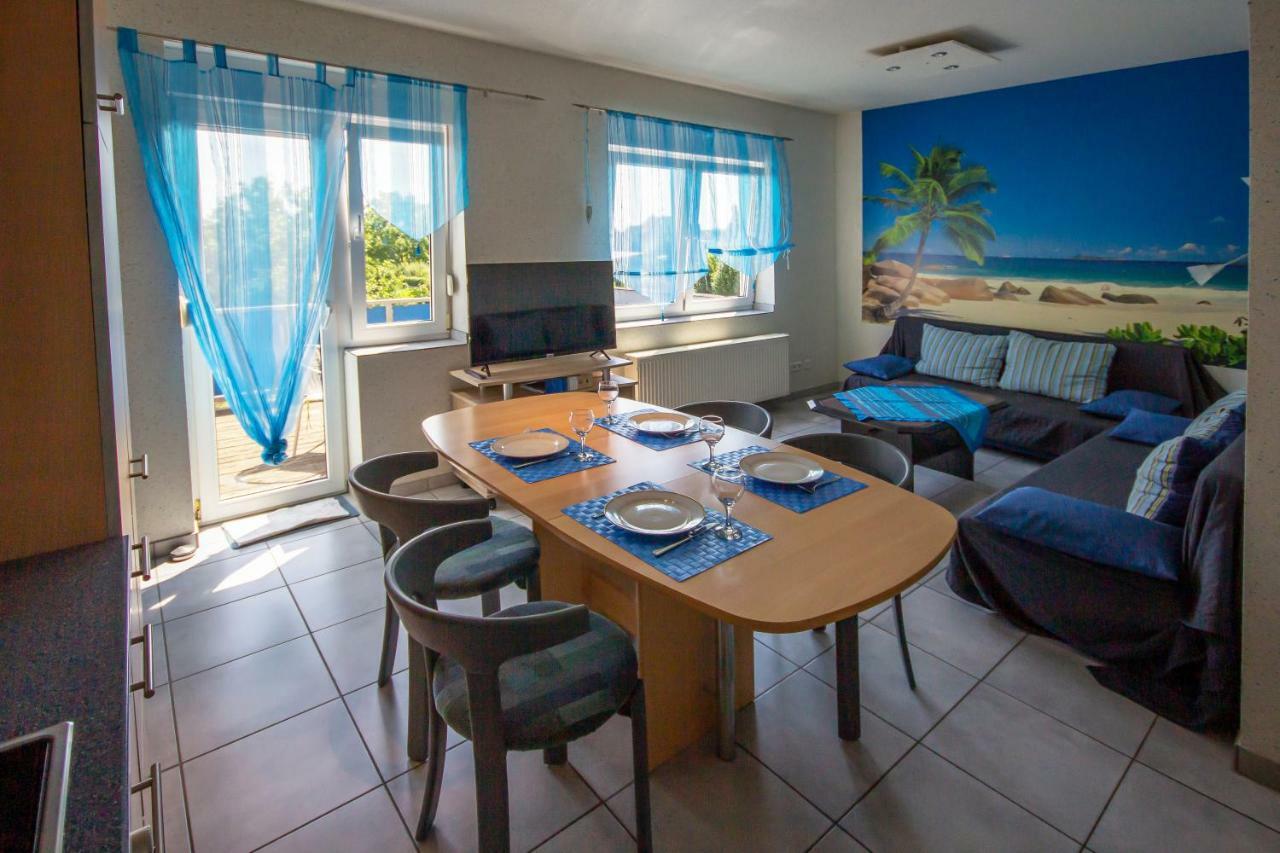 Vulkanpark-Ferienwohnung Karibic Nickenich Exteriör bild